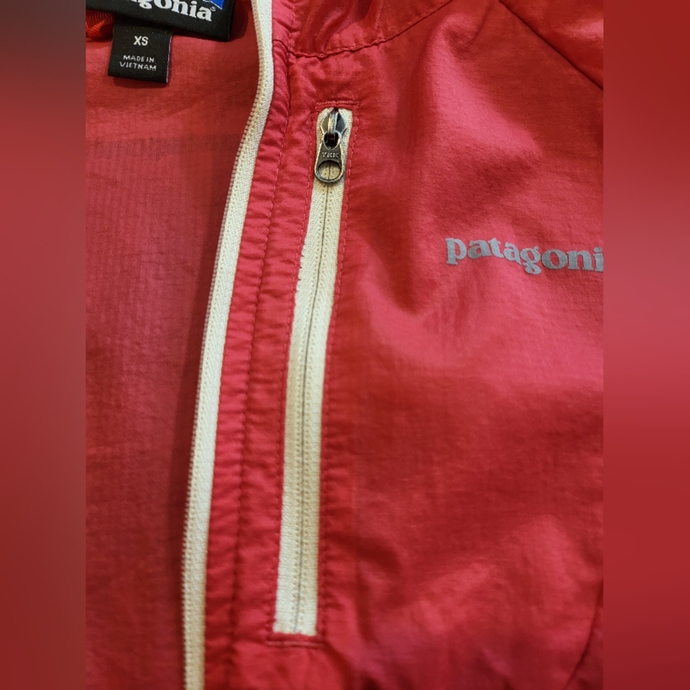 Patagonia Women's Red Full Zip Windbreaker Jacket Size XS - Staining-See Photo - Picture 6 of 15